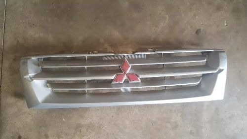 Grade Frontal Mitsubishi Pajero Full 2001/2003