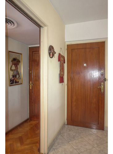 Departamento De 4 Dormitorios Con Cochera- Vista Parcial Al Río