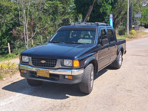 Chevrolet Luv Luv 2.3