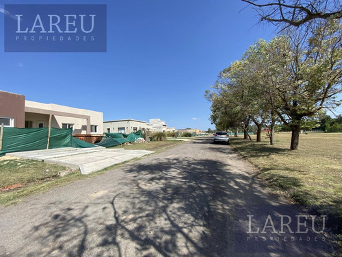 Imagen 5 de 8 de Casa - Casuarinas Del Pilar