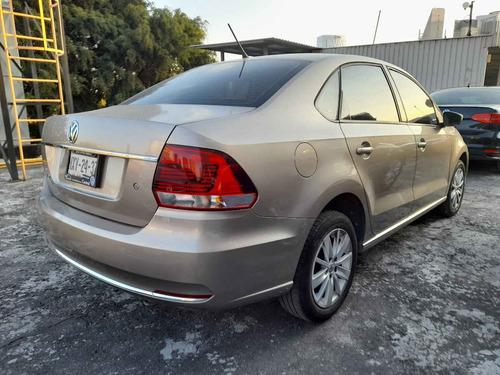 Imagen 6 de 15 de Volkswagen Vento 2019 4p Comfortline L4/1.6 Aut