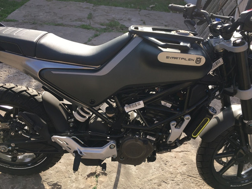 Imagen 2 de 16 de Husqvarna Svartpilen 200