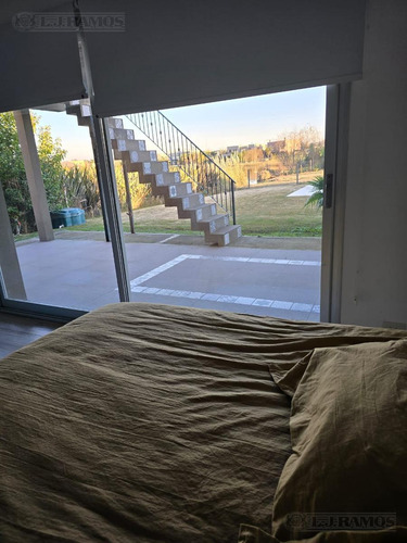 Casa 4 Ambientes Con Increible Vista En Canton Puerto - Escobar -pg