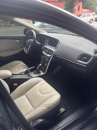 Volvo V40 2.0 T4 Momentum Drive-e 5p