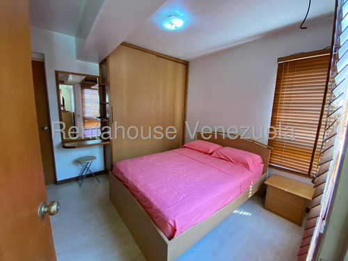Alquiler De Departamento En El Rosal #25-16925