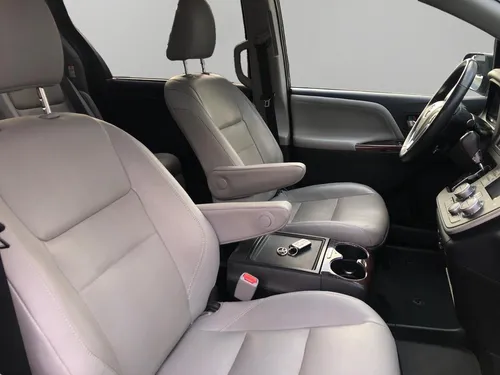 Toyota Sienna 3.5 Limited At