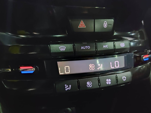 Imagem 12 de 13 de Peugeot 2008 1.6 16v Flex Griffe 4p Automático