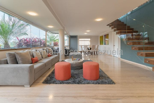 Agp Apartamento En Venta En Colinas De Valle Arriba, Moderno Con Bella Vista Y Áreas Sociales 25-23222 Ys