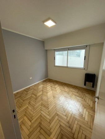 Imagen 8 de 10 de Oportunidad! 2 Amb Lateral Con Patio Totalmente Reciclado A Nuevo - Bajas Expensas! Bajo El Precio !