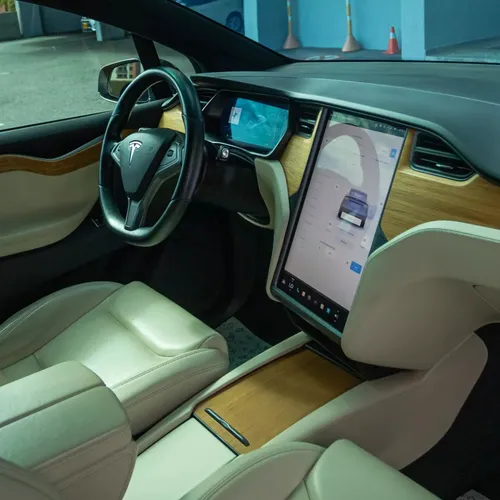 Tesla Model X 2021
