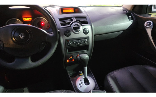 Renault Megane 2.0 DYNAMIQUE SEDAN 16V GASOLINA 4P AUTOMÁTICO