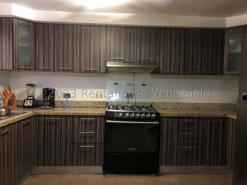 Townhouse En Venta Vía La Concepción Mls 23-31841 Yohana Hidalgo 