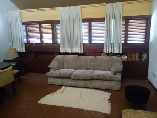 Venta Casa 5 Ambientes Bernal