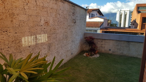 Imagen 7 de 30 de Los Naranjos Espectacular Calle Privada. Vigilancia. 350mts 6h6b4p Instagram:@inmuebleslosnaranjos 04143057302 04142695974