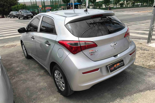 Hyundai Hb20 1.0 Comfort 2018 (prata)