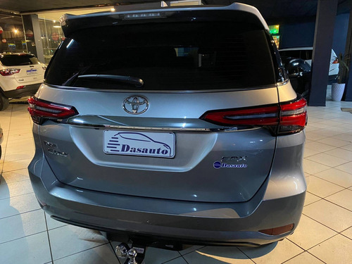 Imagem 6 de 14 de Toyota Hilux Sw4 2.8 D-4d Turbo Diesel Srx 7l 4x4