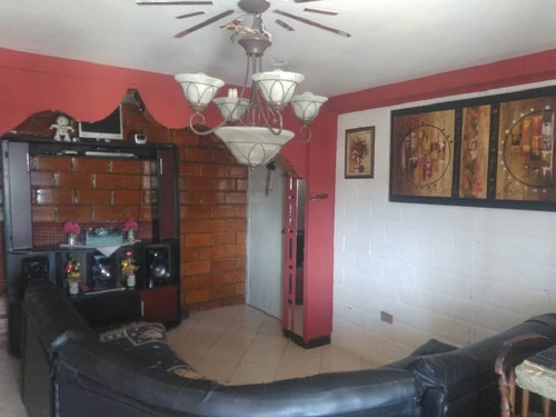 Imagen 2 de 6 de Apartamento En Charallave Centro. 2 Hab. Gran Oportunidad