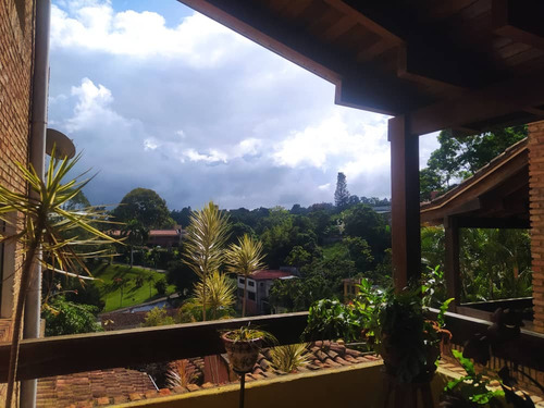 Venta De Townhouse Con Estilo Rustico Colonial Ubicado En La Union Yc