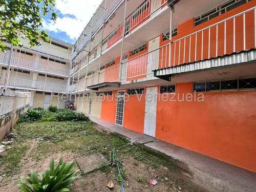 Apartamento La Victoria Con Area Adicional. Ljsa 26-374
