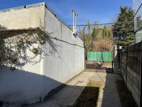 Imagen 18 de 19 de Venta Casa Con 2 Departamentos A Mts Del Acceso Oeste - La Reja Norte