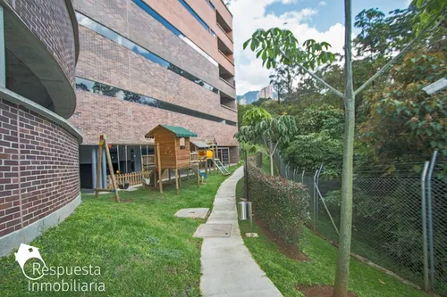 Vendo Apartamento Con Terraza En El Poblado- Los Balsos, Medellin.