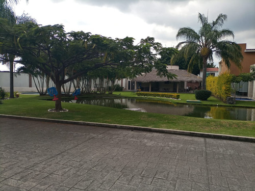 Casa En Venta Con Alberca Privada En Par Vial Jiutepec Morelos