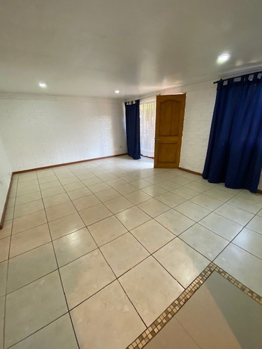 Arriendo Casa De 1 Piso 2d 1b Y Amplia Cocina En C. Satelite