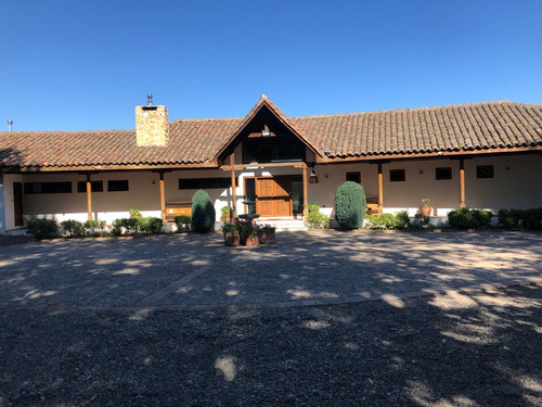 Parcela Con Hermosa Casa Y Jardín A La Venta En Colchagua 