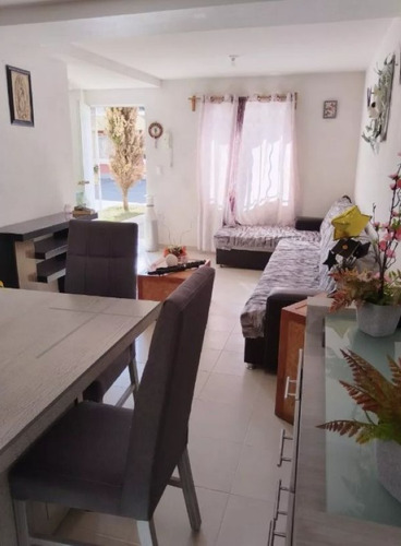 Bonita Y Amplia Casa, Excelente Ubicación En Fracc. Real De Verona, Muy Cerca Del Mexibus, Aifa Y Cdmx -no Créditos- Jagr