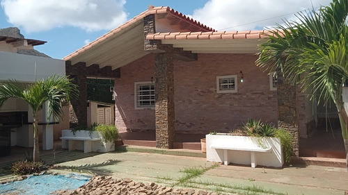 Imagen 12 de 13 de Comoda Y Moderna Casa En Alquiler