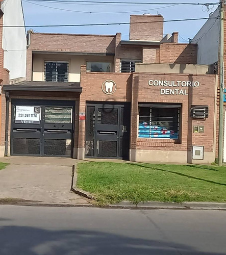 Venta De Casa En Av. 72 Entre 10 Y 11