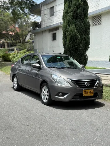 Nissan Versa 1.6 Advance
