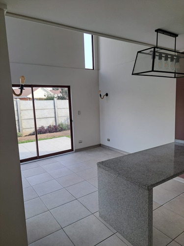Hermosa Casa De 2 Pisos Quillota