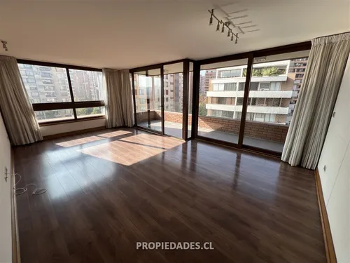Departamento En Arriendo De 3 Dorm. En Las Condes