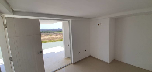 Imagen 15 de 22 de Townhouse De 115m2 Con Muelle Privado.