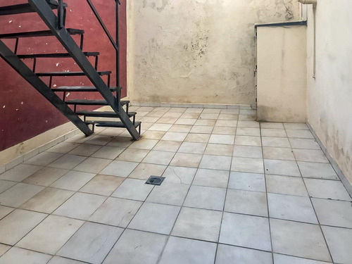 Venta/permuta - Casa De Pasillo Único - 2 Dormitorios - Azcuénaga, Rosario