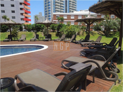Imagen 18 de 21 de Av Chiverta Piso Alto Gran Vista Al Mar Venta
