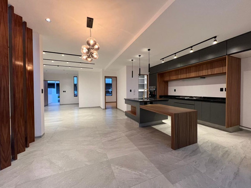 Casa En Zibatá Con Recámara En Planta Baja Y Sala De Tv M1