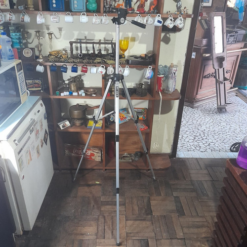 Tripé Antigo Made In Japão. 1.50m Altura Máxima 55 Cm Mínima