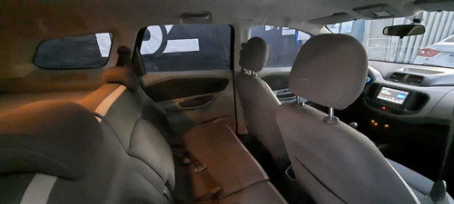 Imagen 10 de 10 de Chevrolet 2015 Spin 1.8 Lt 5 As