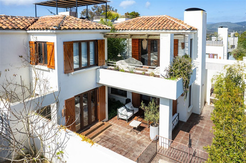 Impecable Y Práctica Casa En Condominio Casa Pueblo Cachagua