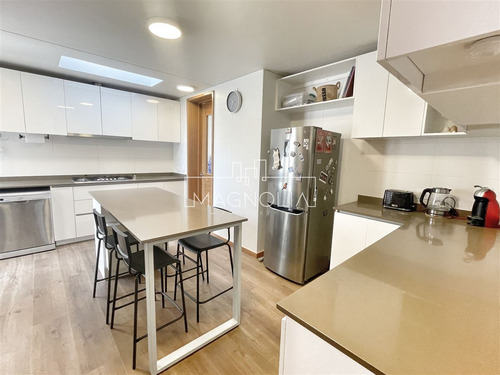 Casa En Venta De 5 Dorm. Mas Servicio En Chamisero