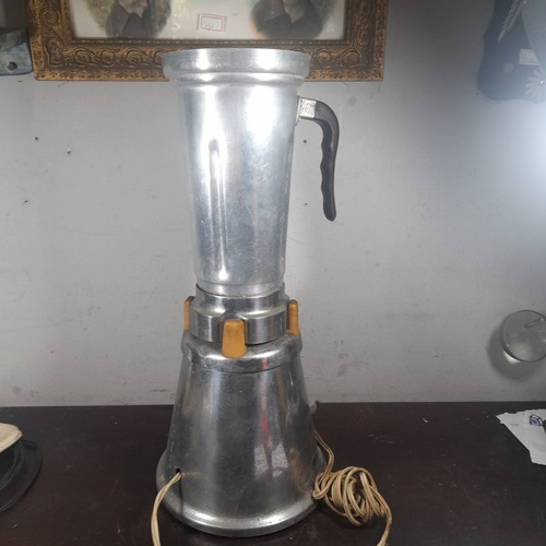Imagem 6 de 6 de Liquidificador Antigo Cromado Walita Não Funciona. Vintage