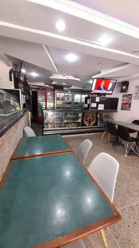 Venta De Fondo De Comercio + Mobiliario, En Los Teques