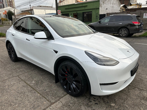 Tesla Model Y Performance Aleman