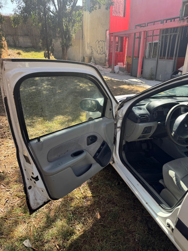 Renault Clio 1.6 Authentique At