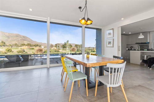 Casa En Venta De 4d/5b Las Brisas