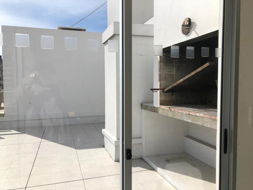 Imagen 4 de 10 de Venta De Monoambiente Sobre Av. Italia