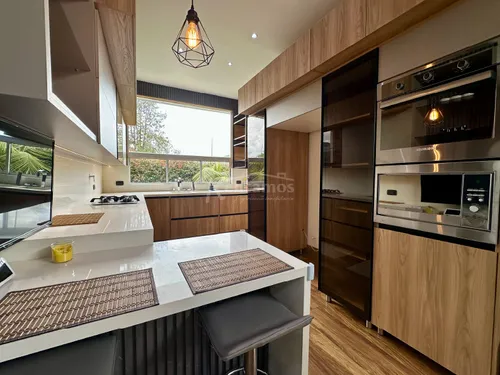 Casa En Arriendo En Altos Del Escobero. Cod A776054