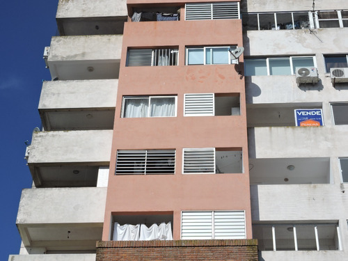 Imagen 2 de 13 de Apartamento Con Hermosa Vista De Dos Dormitorios